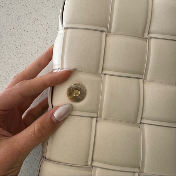 White Woven Crossbody Bag - Picture 7 of 11